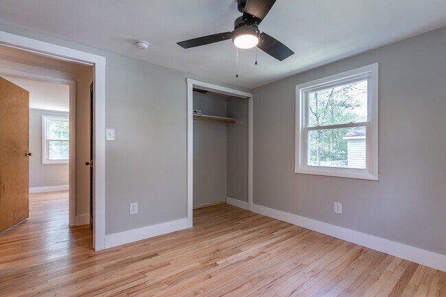 Building Photo - 3 Heather Ln