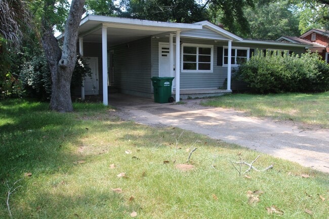Primary Photo - 103 S Shadowlawn Dr