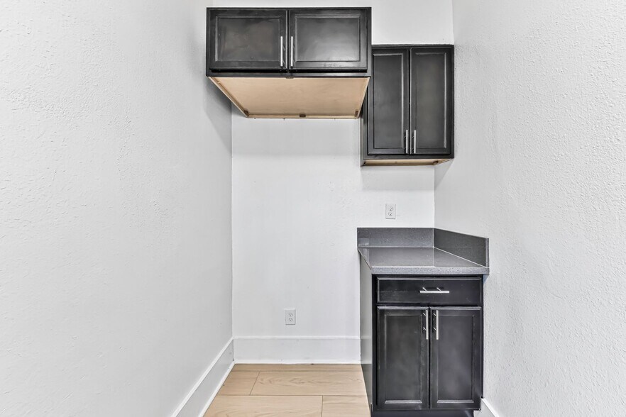 Building Photo - 1074 Obispo Ave