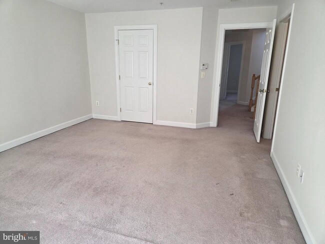 Building Photo - 8183 Skelton Cir