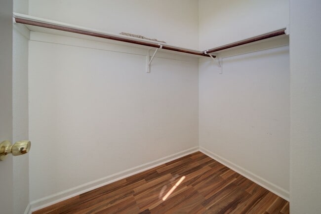 Building Photo - Beautiful 3 Bed/2.5 Bath 2- Story Home