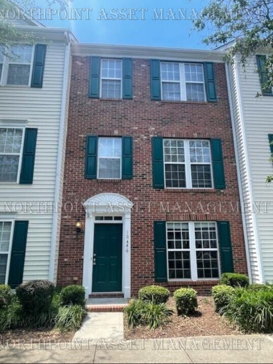 Building Photo - Blakeney Greens 3 bedrooms and 4 full bath...