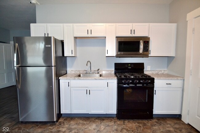 Building Photo - 602 S Miller St