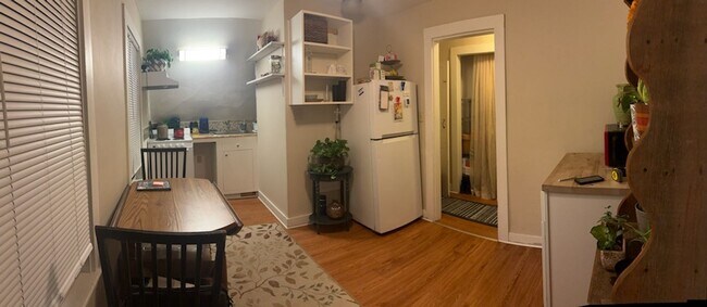 Building Photo - 112 Main St