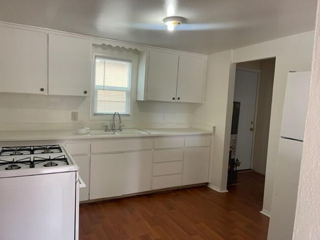 Building Photo - Price Reduced!! 1 bedroom Home in Old Town...