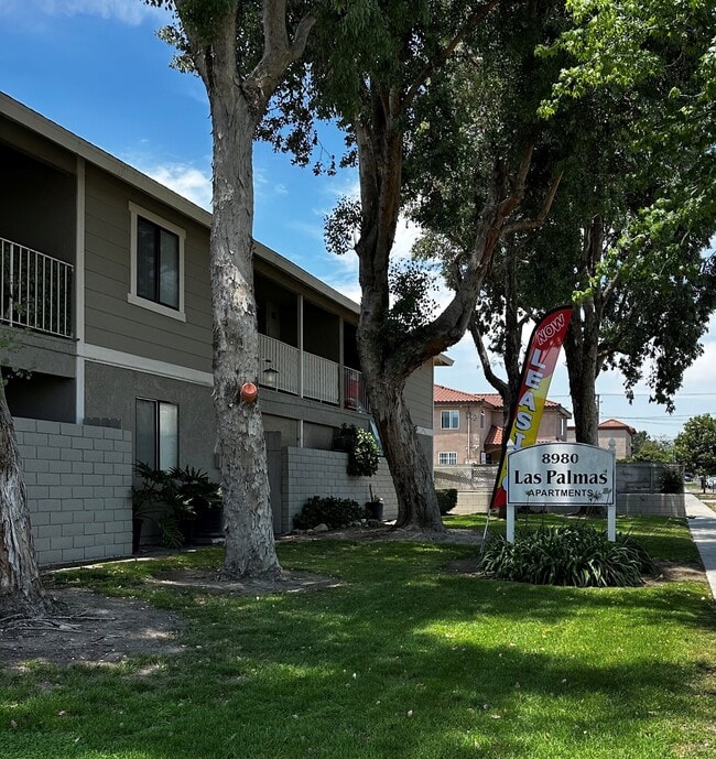 Property Exterior - Las Palmas Apartments