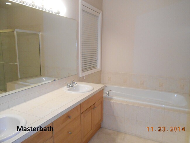 Building Photo - 17916 33rd Pl W