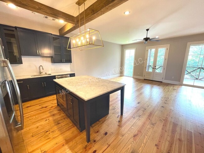 Building Photo - 3BR/3BA For Rent
