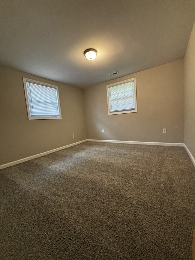 Building Photo - 1127 Olivia Ln