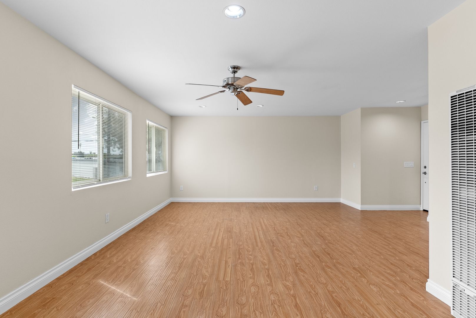 Building Photo - 2884 La Salle Ave