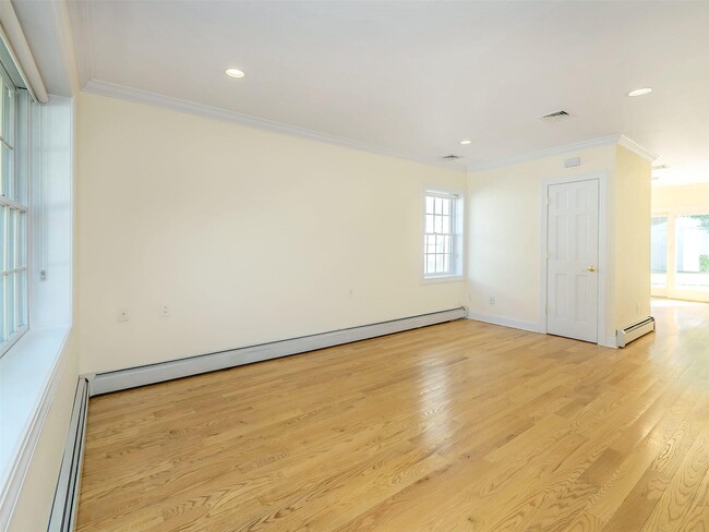 Building Photo - 30 Edgewood Rd