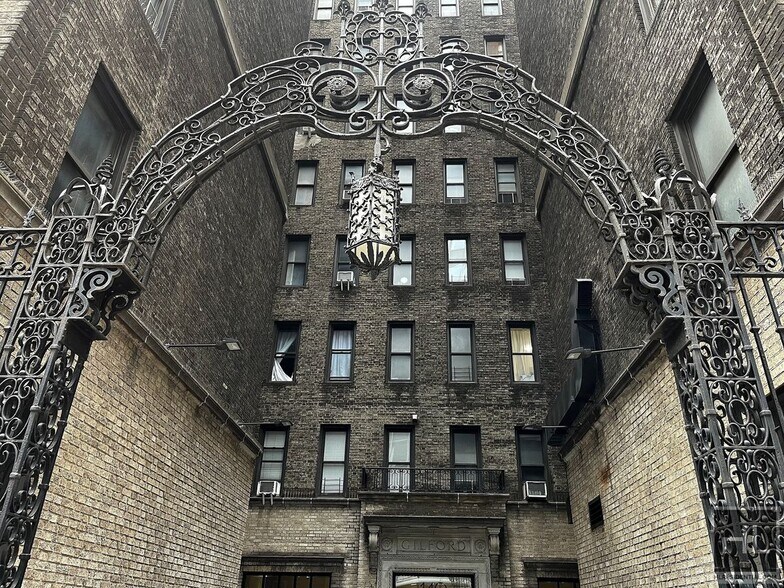Building Photo - EAST 46 STREET