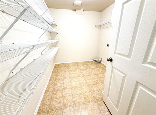 Building Photo - 8653 Hawkview Dr