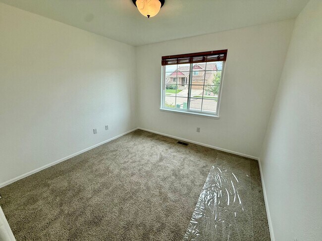 Building Photo - 7545 Back Stretch Dr