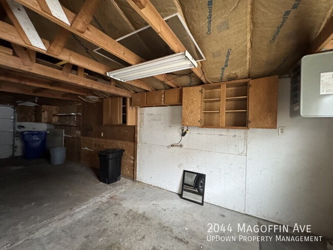 Building Photo - 2044 Magoffin Ave