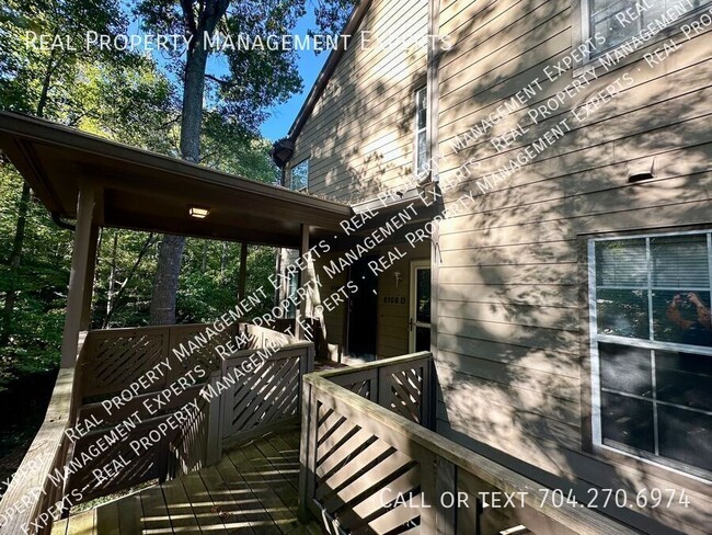 Building Photo - **MOVE IN SPECIAL!**Charming 2BR/2BA Condo...