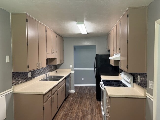 Building Photo - NE HOME IN EASTGATE