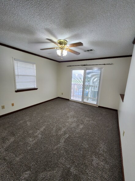 Building Photo - 4780 Pontchartrain Dr