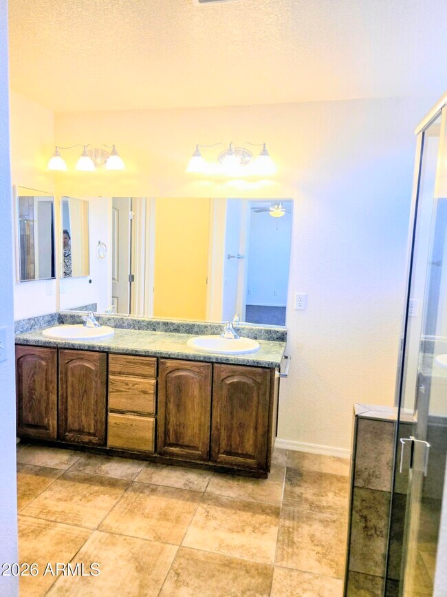Building Photo - 1229 Questa Ct