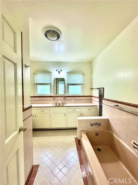 Building Photo - 1488 Kensington Rd