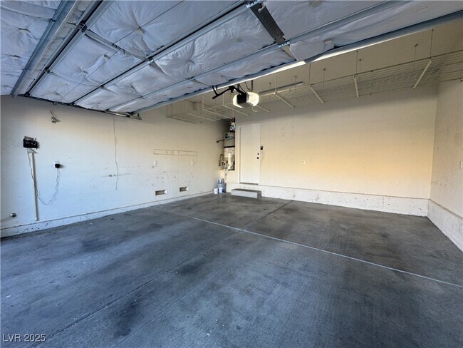 Building Photo - 9501 Ironsend St