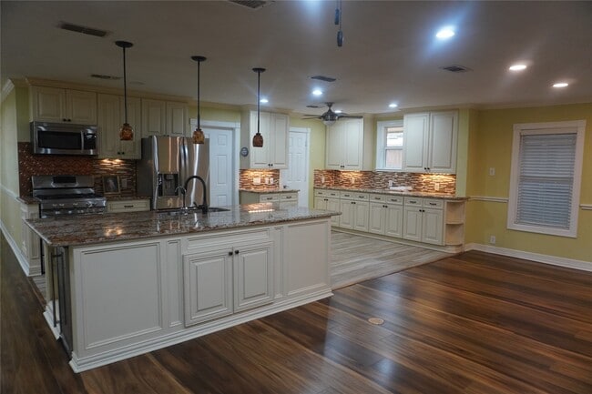 Building Photo - 7506 Dearborn St