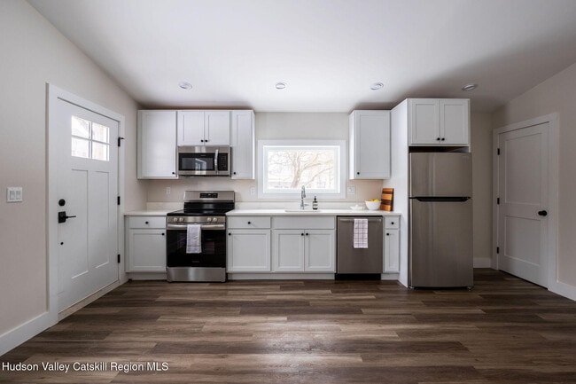 Building Photo - 3004 W Church St