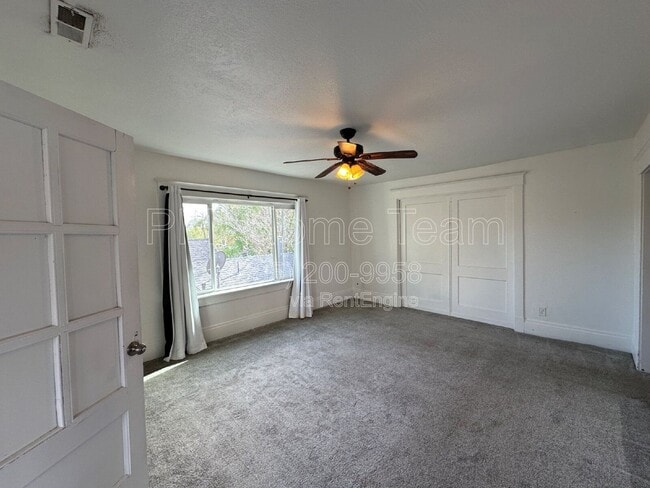 Building Photo - 2835 Grant Ave