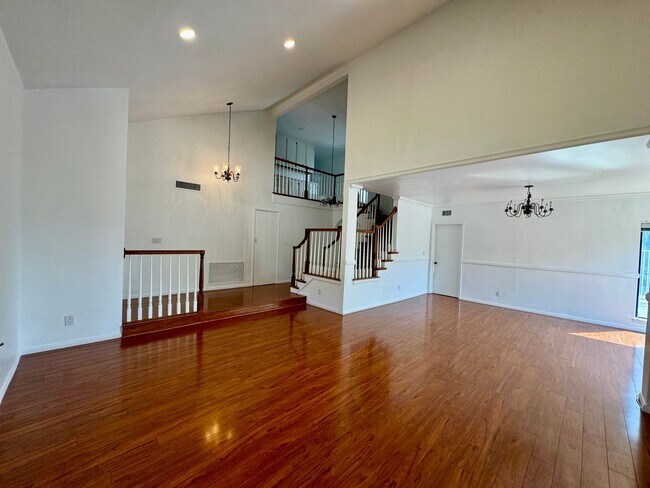 Building Photo - Very Spacious home in the desirable Porter Ranch area with a separate detached guest house