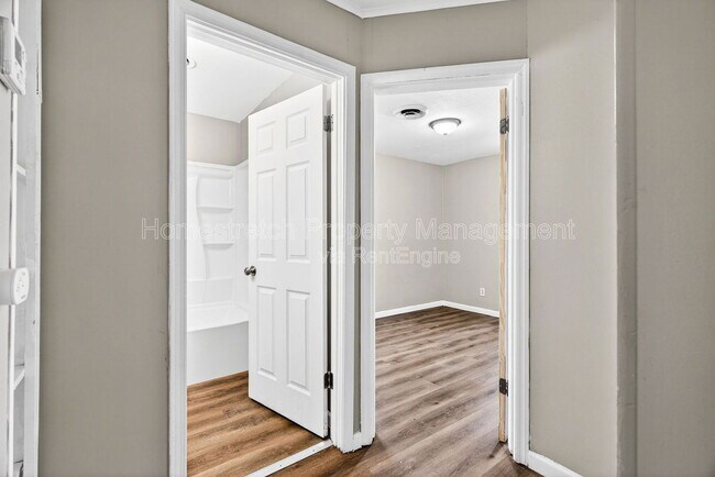 Building Photo - 10261 Imperial Dr