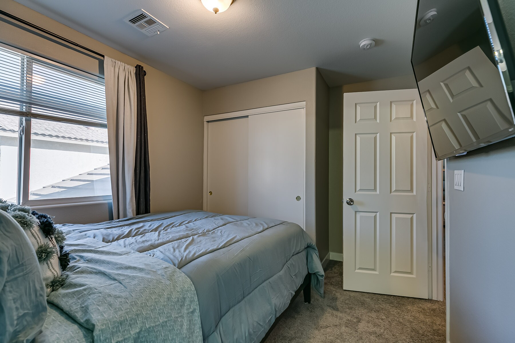 Building Photo - 7252 Quarterhorse Ln