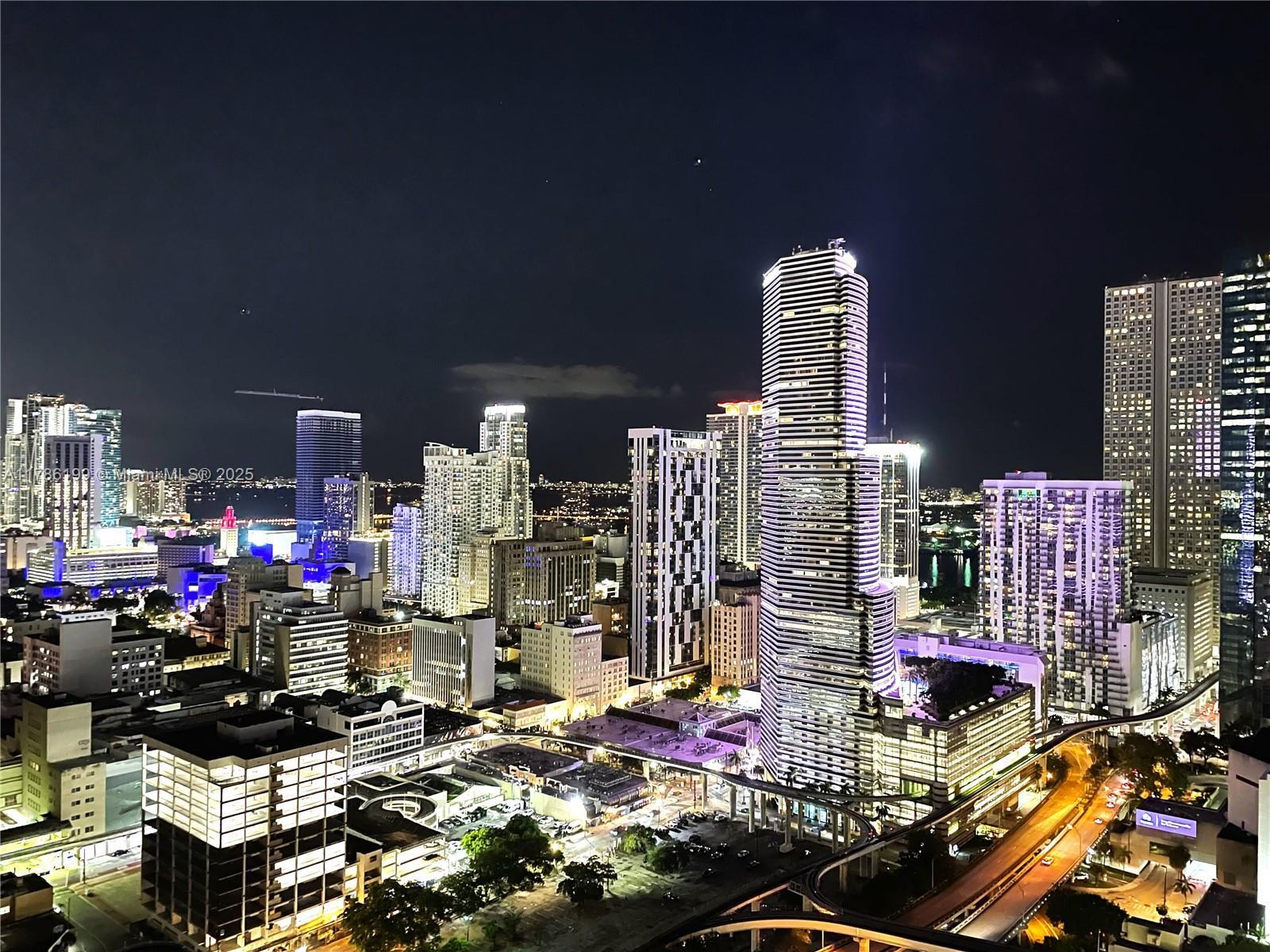 Building Photo - 350 S Miami Ave
