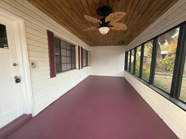 Building Photo - 8801 E Moonrise Ln