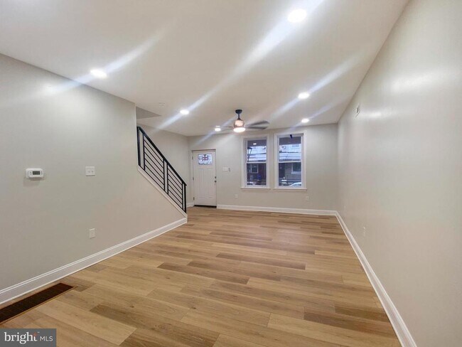 Building Photo - 5860 Osage Ave