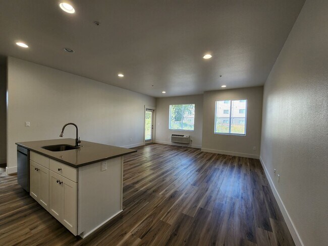 Interior Photo - Clearview
