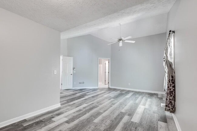 Building Photo - 3625 Palisade Park Dr