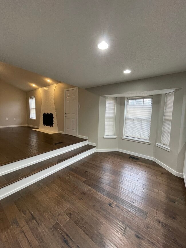 Building Photo - 3 Havenwood Ln