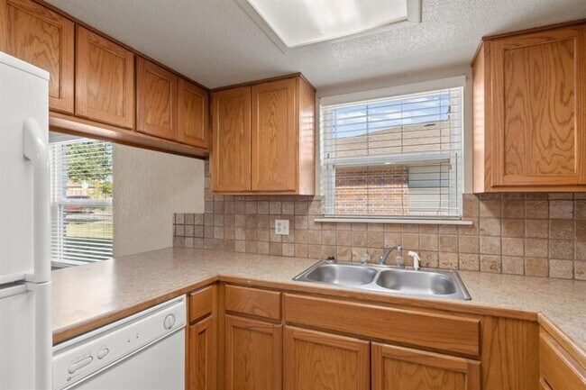 Building Photo - 115 Rhonda Dr