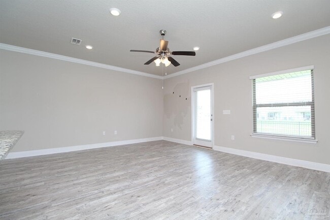 Building Photo - 310 S F St