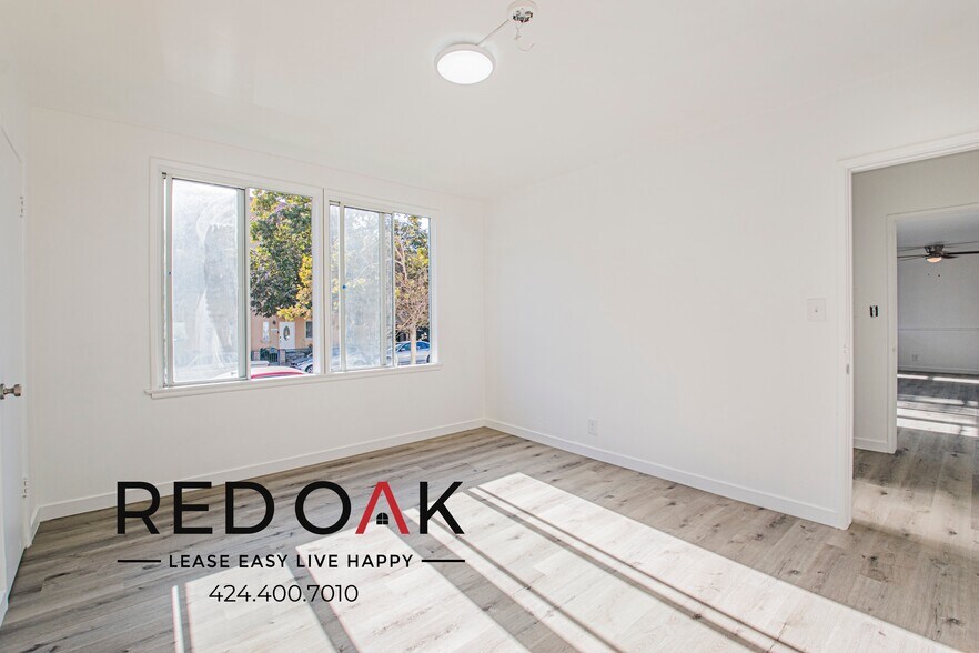 Building Photo - 820 S Gramercy Pl