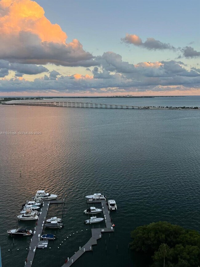 Building Photo - 1581 Brickell Ave