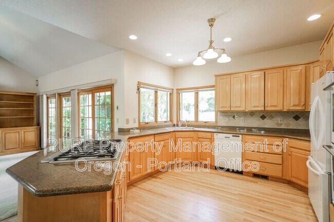 Building Photo - 14020 SW 158th Terrace