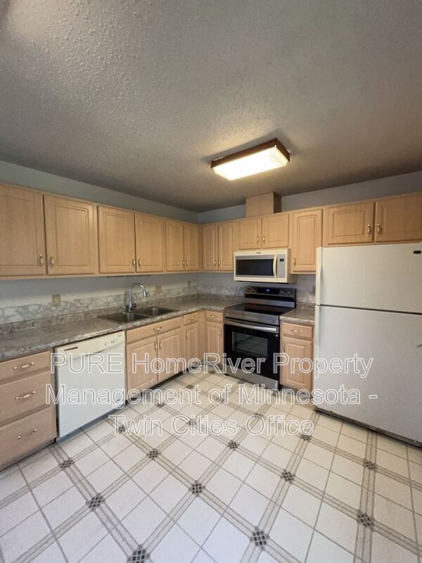 Building Photo - 1514 N Timber Ridge