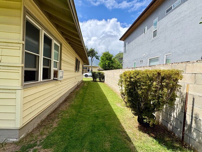 Building Photo - Available Now!! 3 BED/2.5BA + Large Carport, Yard!!