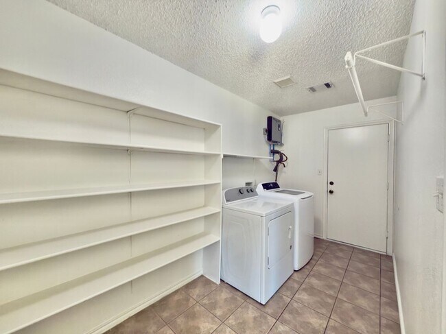 Building Photo - 7817 Marble Ridge Dr