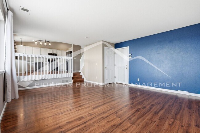 Building Photo - Spacious Home with Central AC and Washer/Dryer