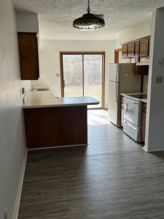 Building Photo - 92 N Josephine