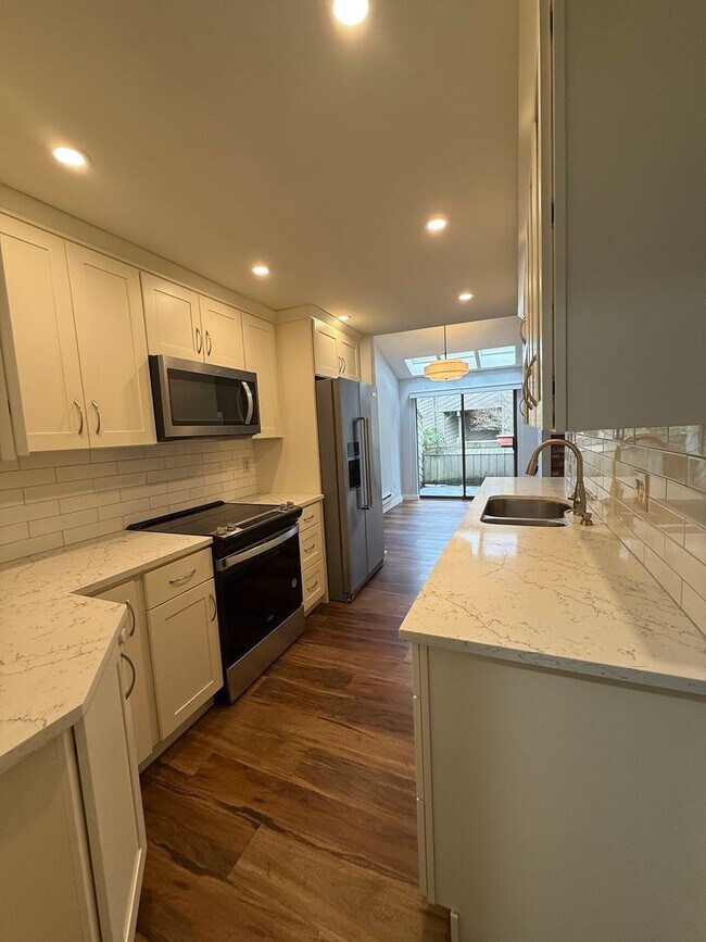 Building Photo - 19117 Ballinger Way NE