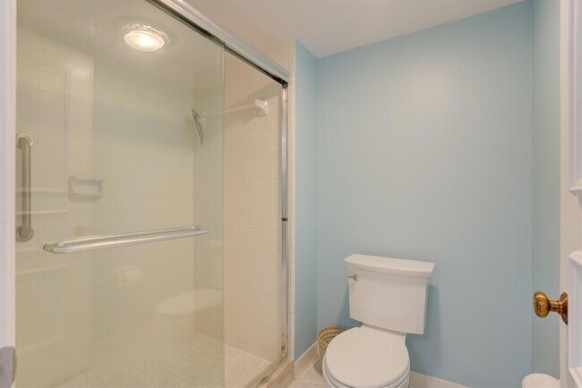 Building Photo - 300 N Hwy A1A