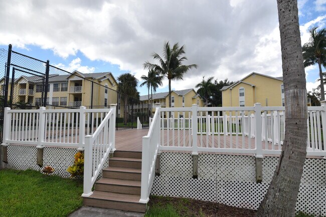 Building Photo - 6300 La Costa Dr